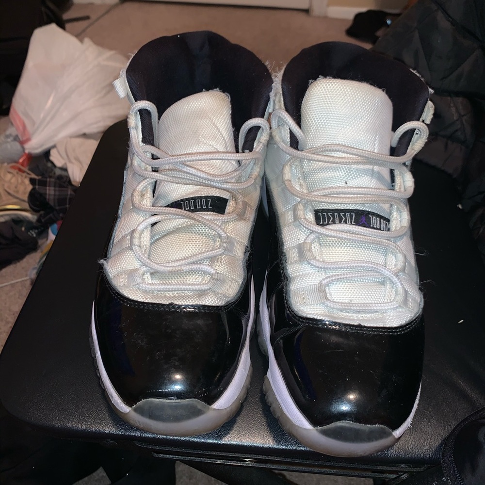 Concord 11’s they are a size 10.5 have been worn